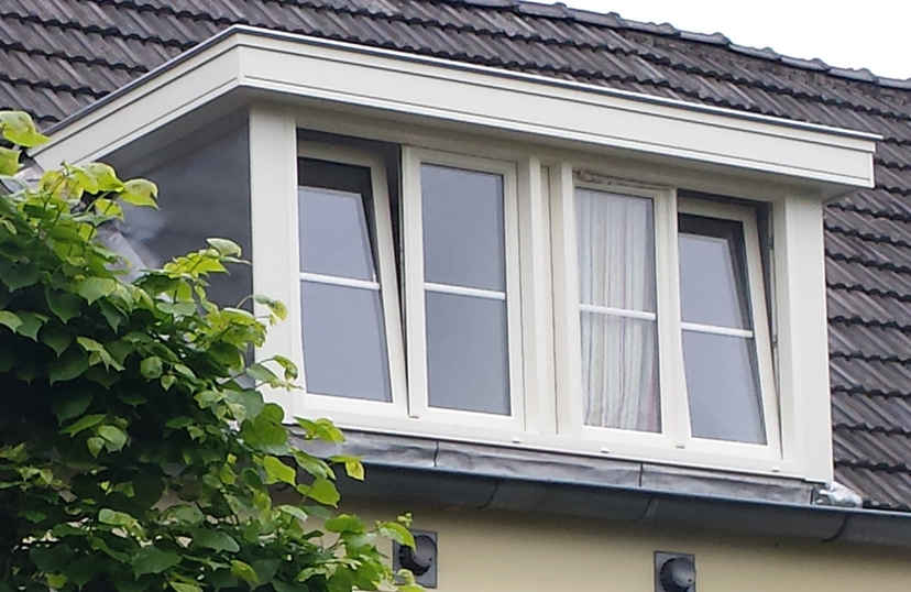 Grijs-witte dakkapel